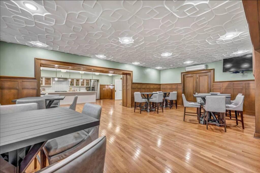 Heart Of Dt - Pool & Steam At Playhouse Square 315 Apartamento Cleveland Exterior foto